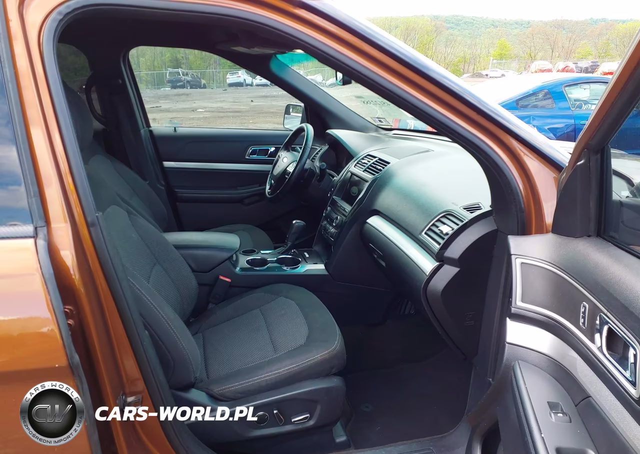 2017 Ford Explorer Xlt VIN:1FM5K7D8XHGA03057 - 5