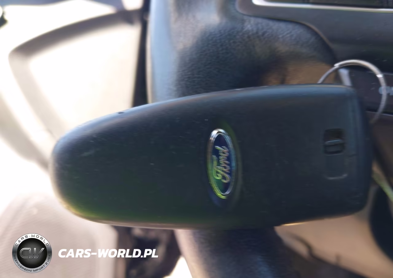 2018 Ford Focus Titanium VIN:1FADP3J27JL202015 - 11