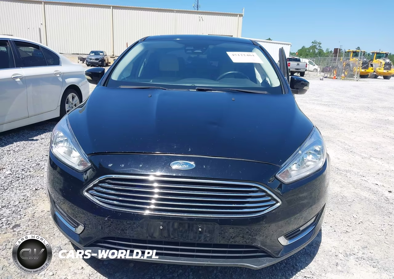 2018 Ford Focus Titanium VIN:1FADP3J27JL202015 - 12