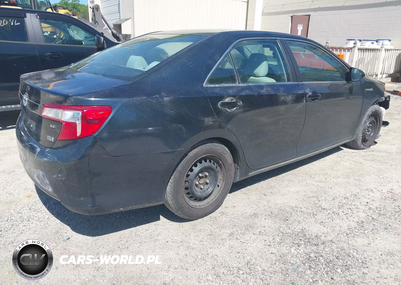 2013 Toyota Camry Hybrid Le VIN:4T1BD1FK2DU071819 - 4
