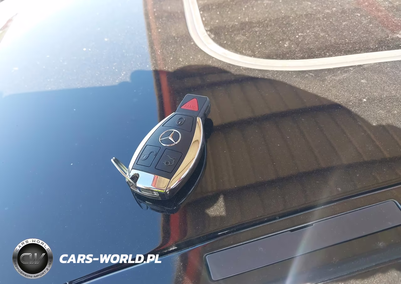 2018 Mercedes-Benz C 300 VIN:55SWF4JB4JU276148 - 11