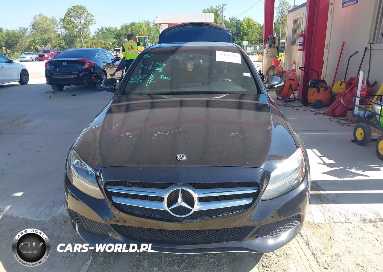 2018 Mercedes-Benz C 300 VIN:55SWF4JB4JU276148 - 13
