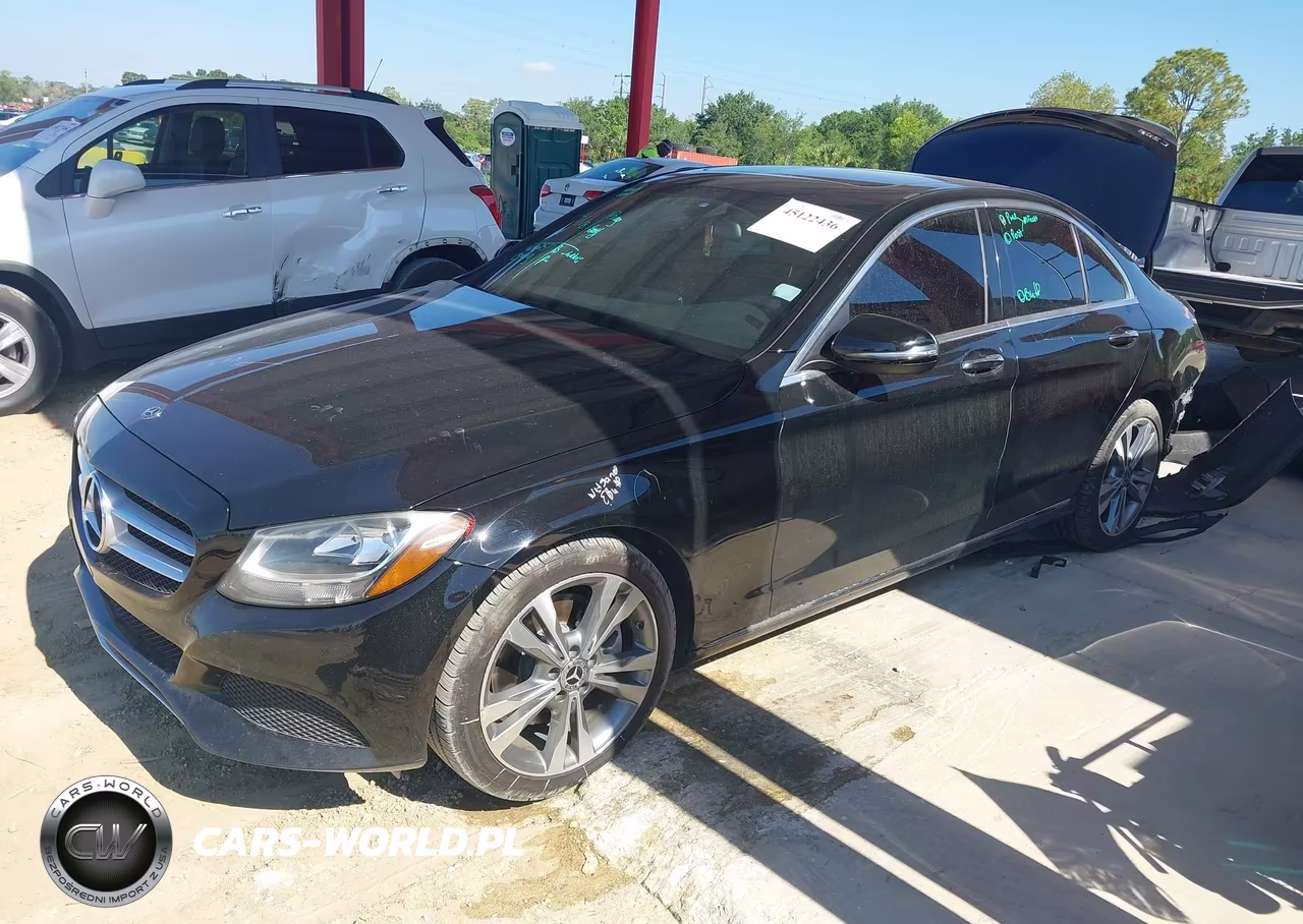 2018 Mercedes-Benz C 300 VIN:55SWF4JB4JU276148 - 2