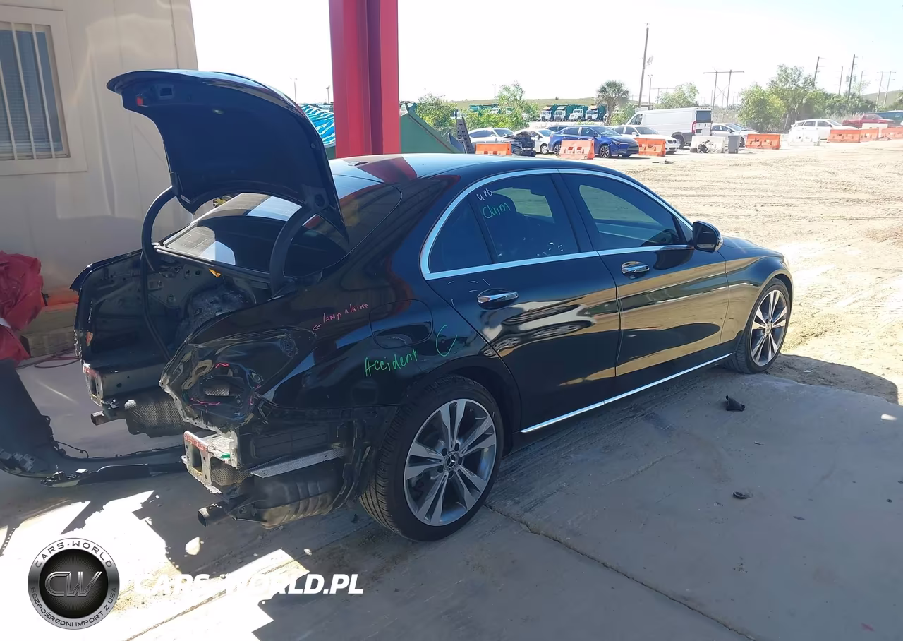 2018 Mercedes-Benz C 300 VIN:55SWF4JB4JU276148 - 4