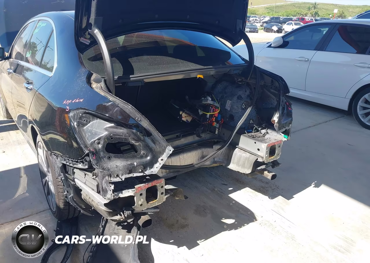 2018 Mercedes-Benz C 300 VIN:55SWF4JB4JU276148 - 6