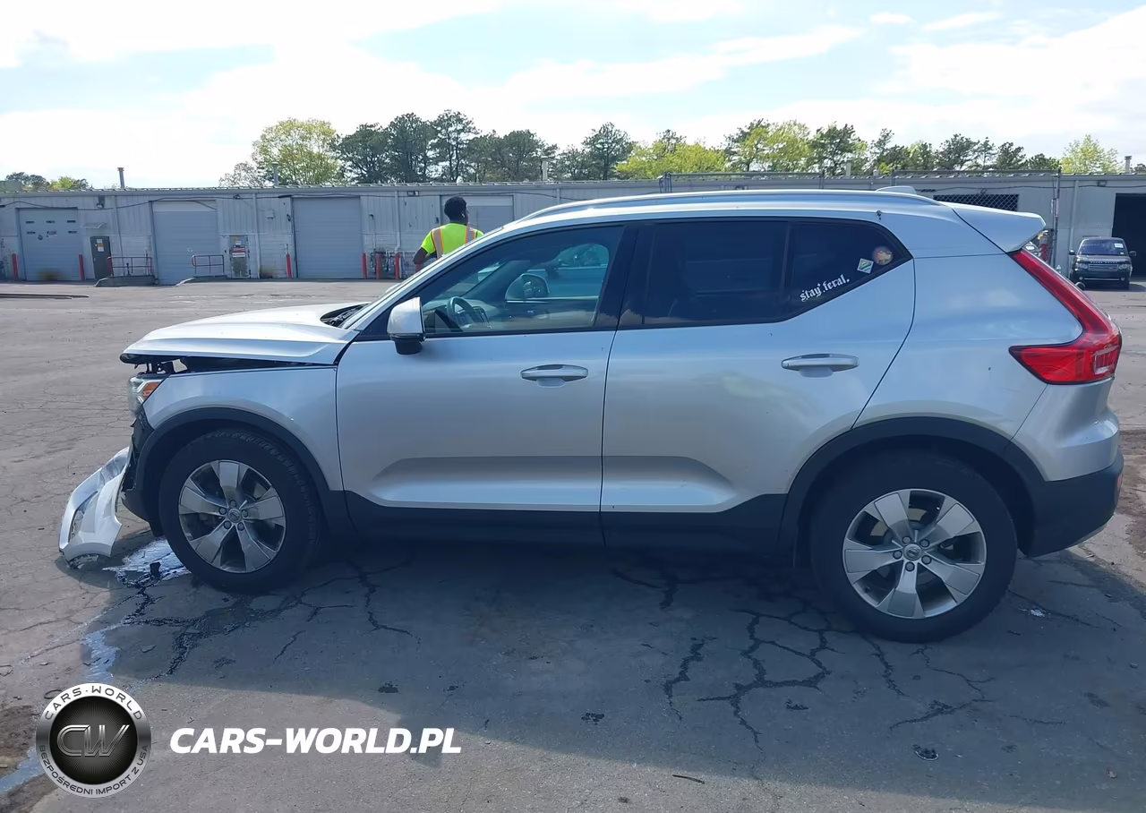 2019 Volvo Xc40 T5 Momentum VIN:YV4162UK3K2146066 - 14