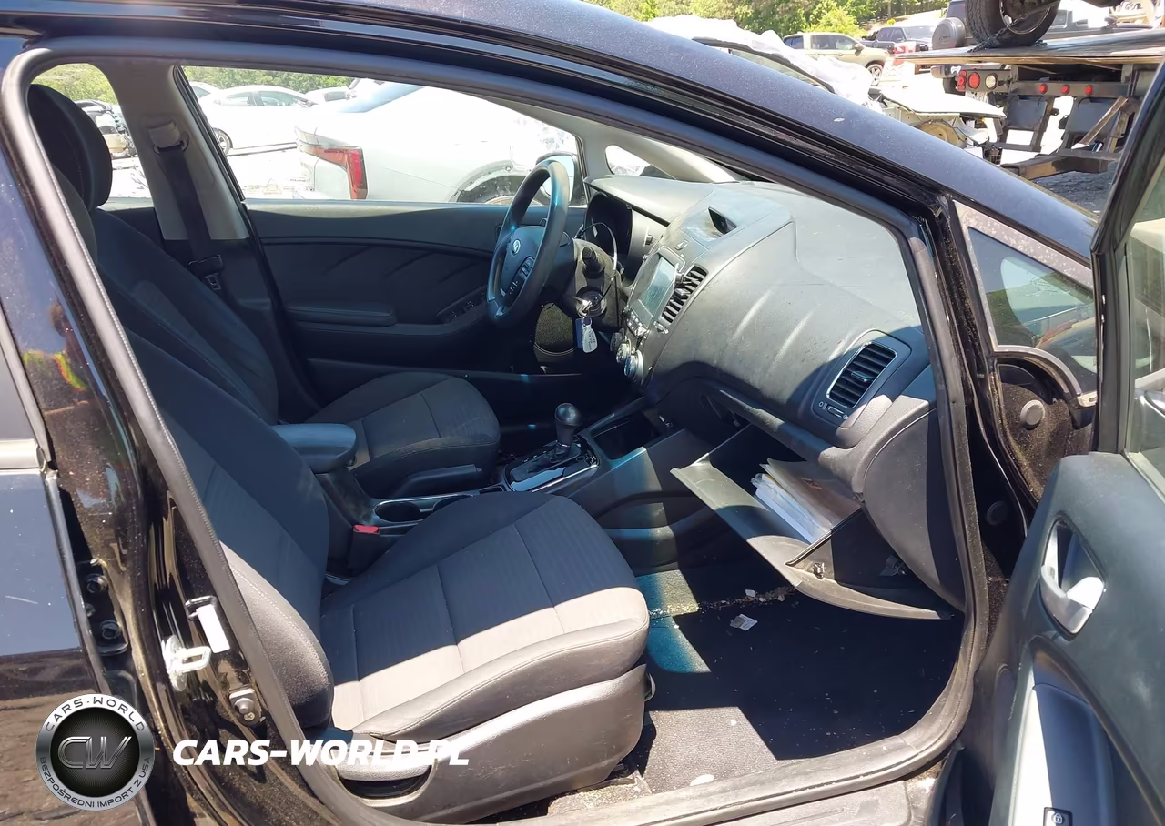 2018 Kia Forte Lx VIN:3KPFL4A79JE256358 - 5