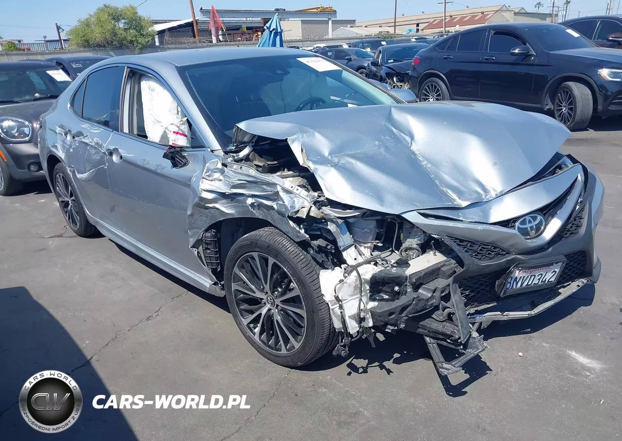2020 Toyota Camry Se – zdjęcie 1 z 18