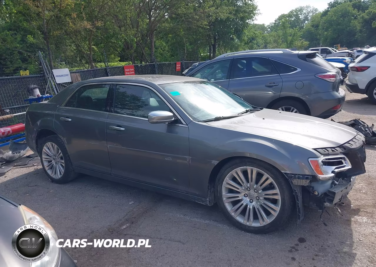 2012 Chrysler 300C Luxury Series VIN:2C3CCAPT7CH313321 - 14