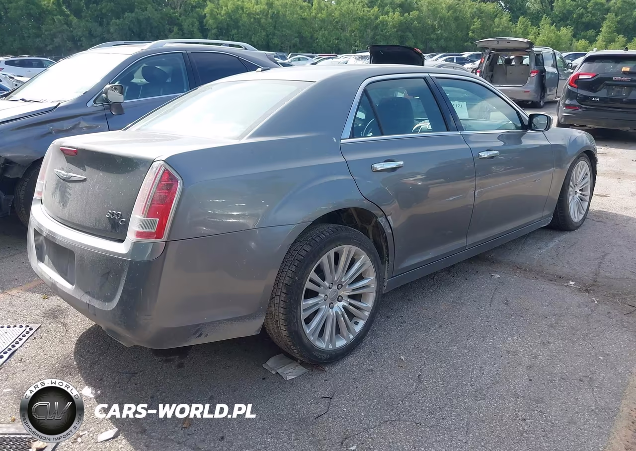 2012 Chrysler 300C Luxury Series VIN:2C3CCAPT7CH313321 - 4