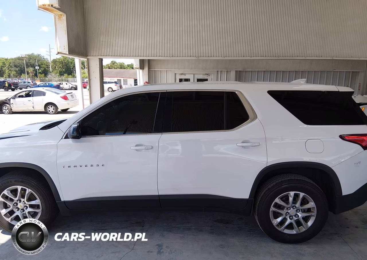 2018 Chevrolet Traverse Ls VIN:1GNERFKWXJJ117250 - 15