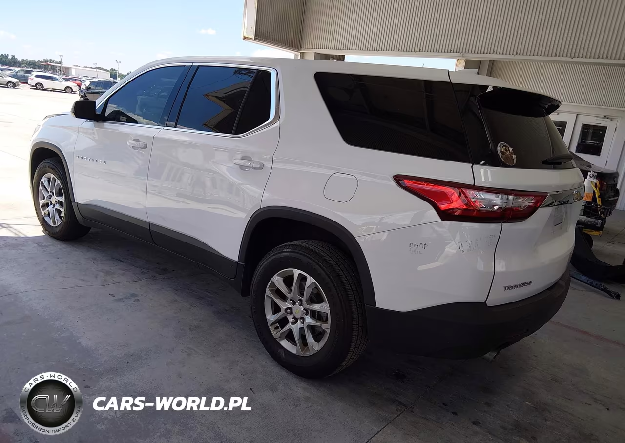 2018 Chevrolet Traverse Ls VIN:1GNERFKWXJJ117250 - 3