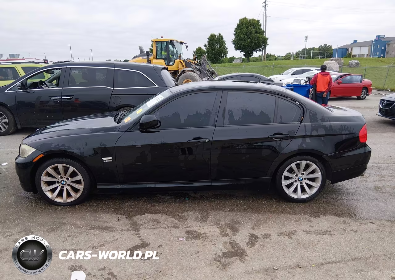 2011 BMW 328I xDrive VIN:WBAPK5C57BA653867 - 17