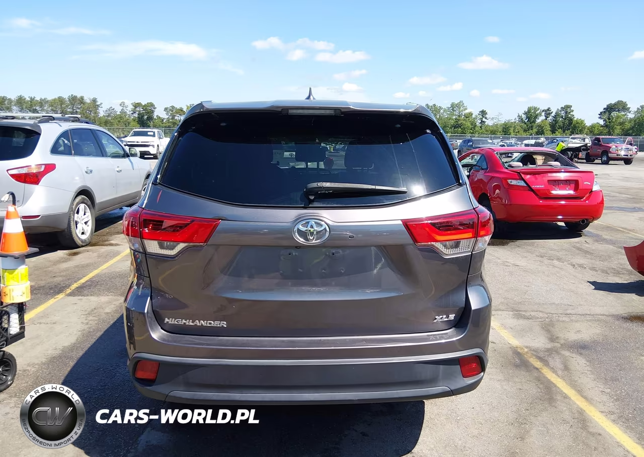 2019 Toyota Highlander Xle VIN:5TDKZRFH5KS561245 - 16