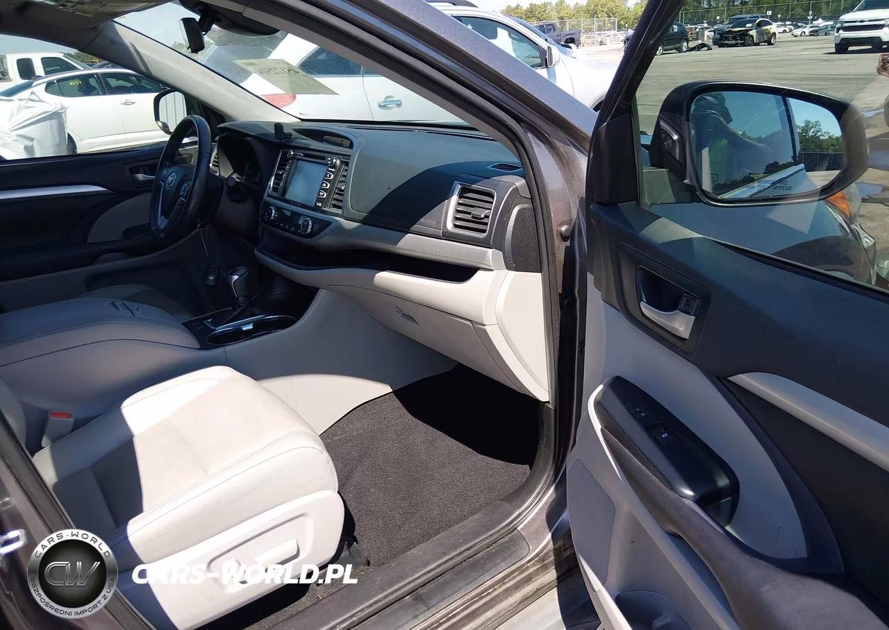 2019 Toyota Highlander Xle VIN:5TDKZRFH5KS561245 - 5
