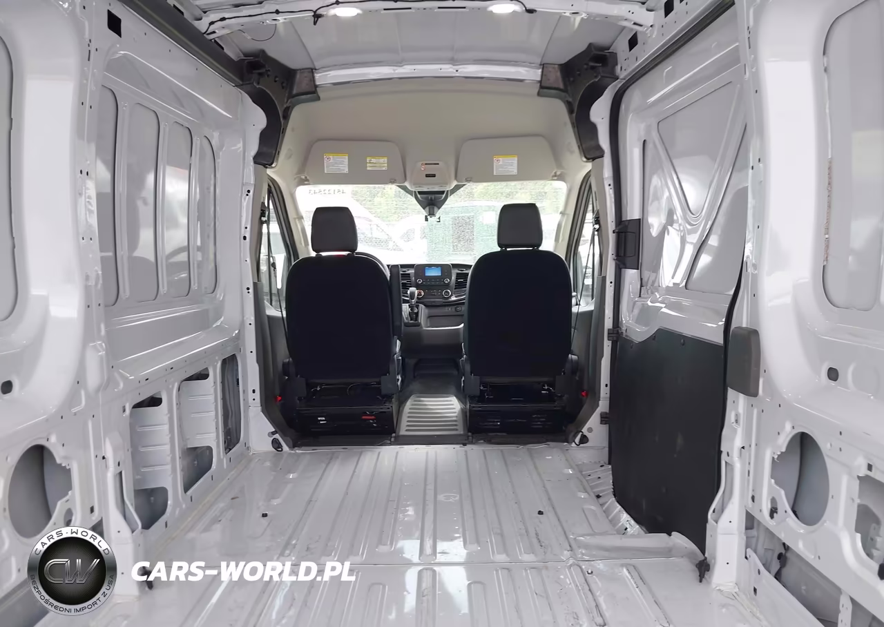 2025 Ford Transit-250 VIN:1FTBR1C89SKB19114 - 18
