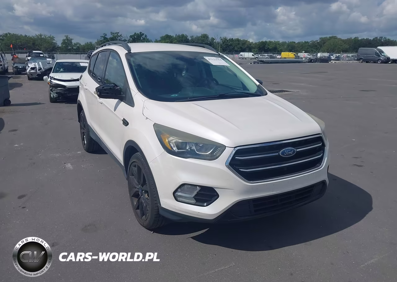 2017 Ford Escape Titanium – zdjęcie 1 z 17