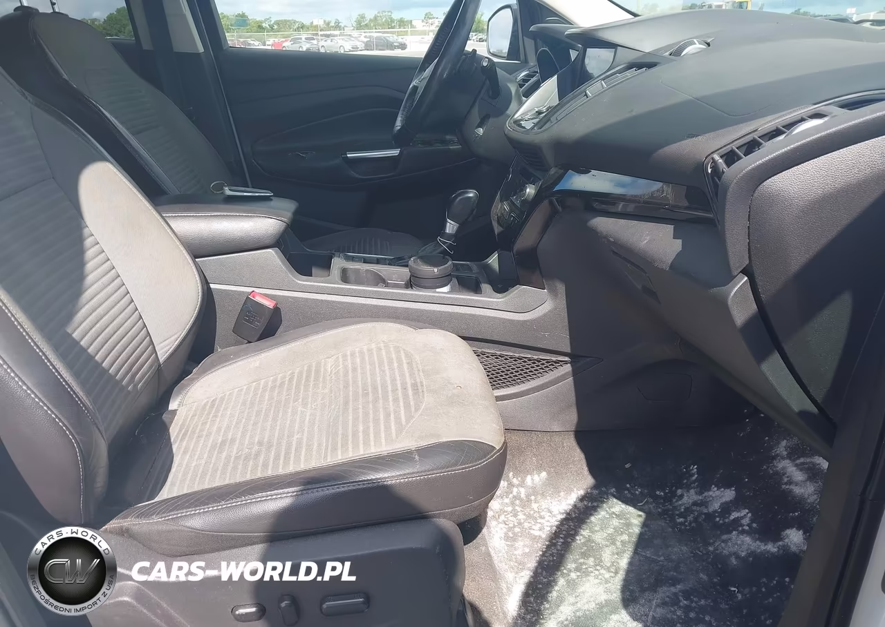 2017 Ford Escape Titanium VIN:1FMCU0JD2HUB73229 - 5