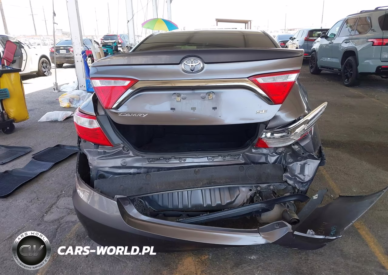 2015 Toyota Camry Se VIN:4T1BF1FK3FU983825 - 16
