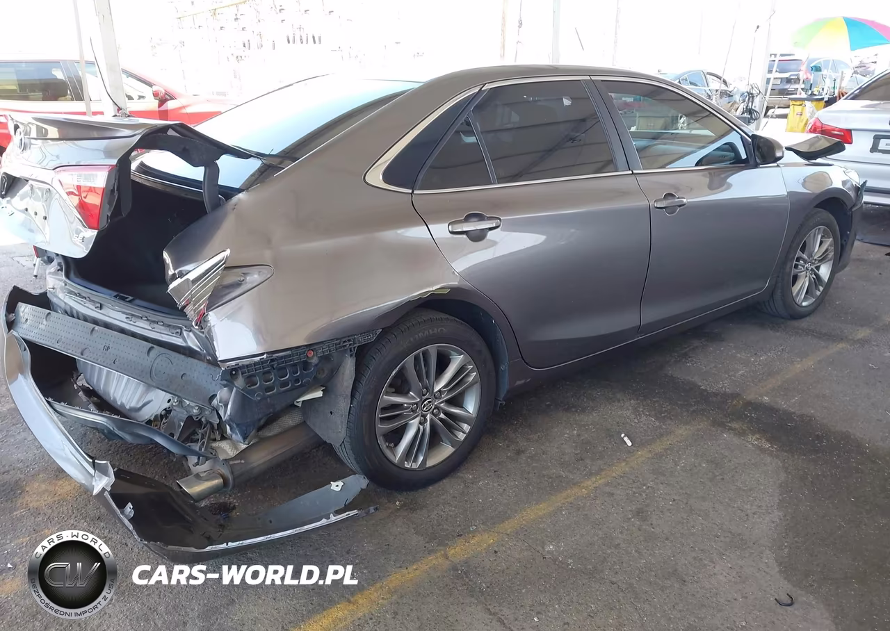 2015 Toyota Camry Se VIN:4T1BF1FK3FU983825 - 4