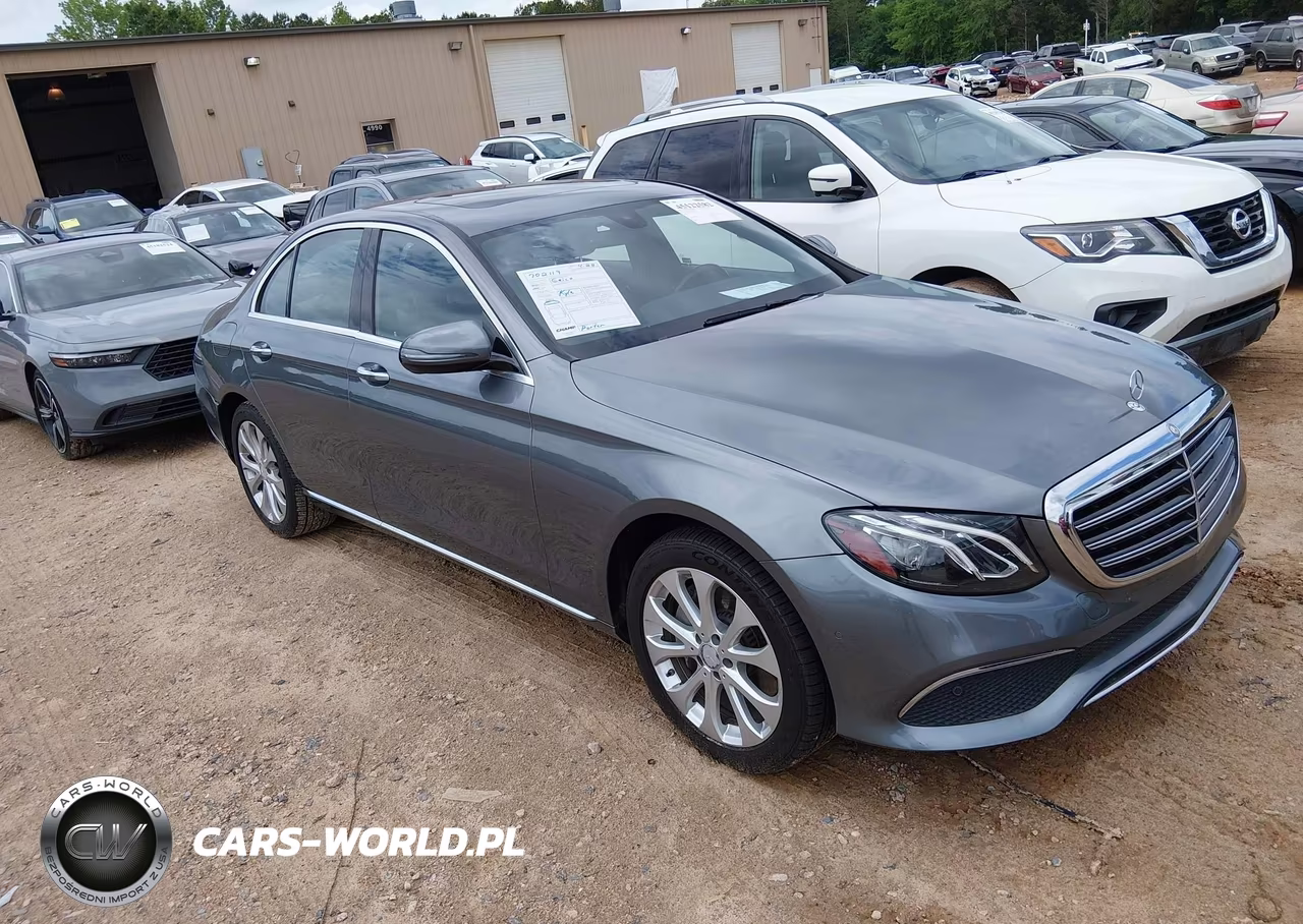 2017 Mercedes-Benz E 300 4Matic – zdjęcie 1 z 20