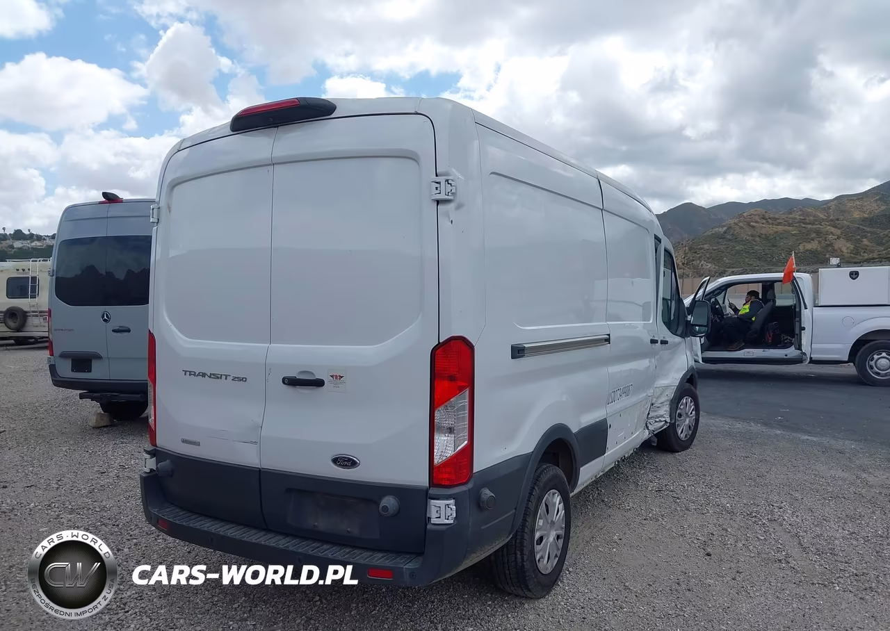 2018 Ford Transit-250 VIN:1FTYR2CG0JKB29374 - 4