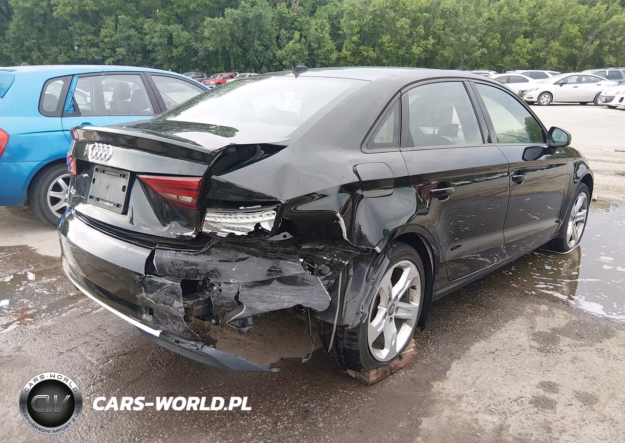 2018 Audi A3 2.0T Premium-2.0T Tech Premium VIN:WAUAUHFF6J1055385 - 4