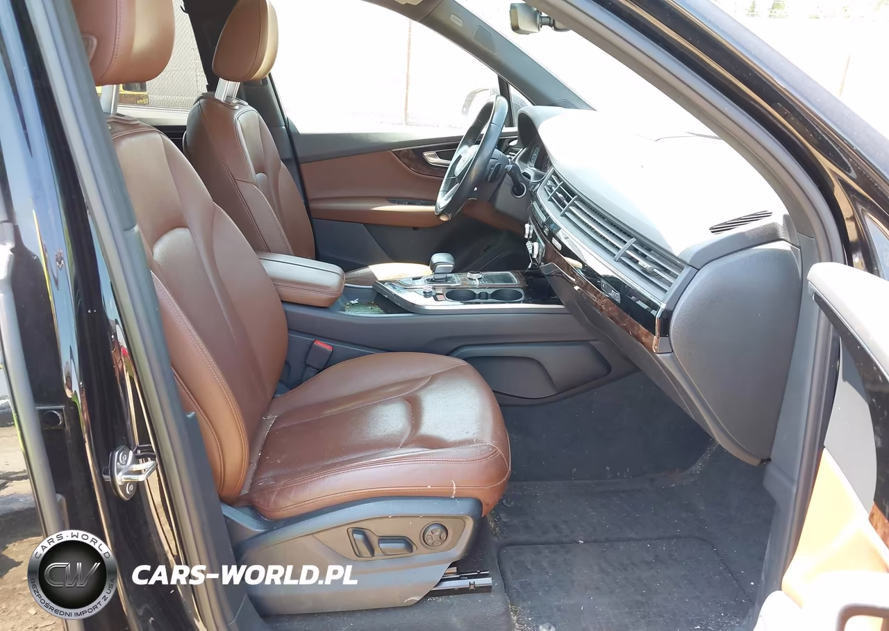 2018 Audi Q7 3.0T Premium VIN:WA1VAAF72JD020266 - 5