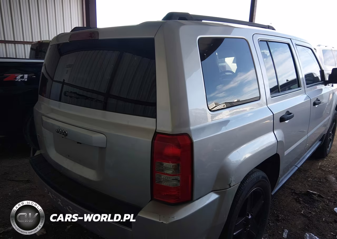 2007 Jeep Patriot Sport VIN:1J8FF28W67D396802 - 4