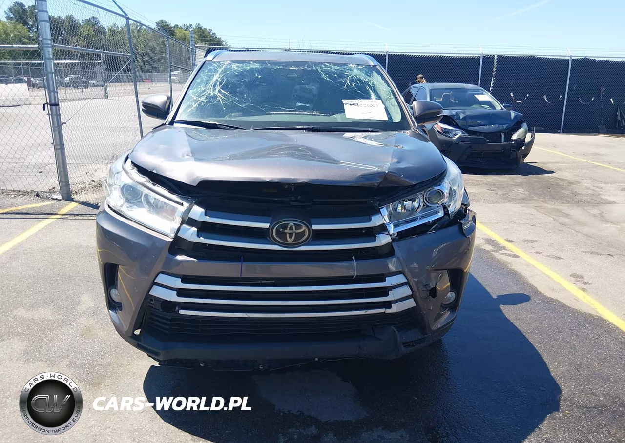 2019 Toyota Highlander Xle VIN:5TDKZRFH4KS561933 - 12