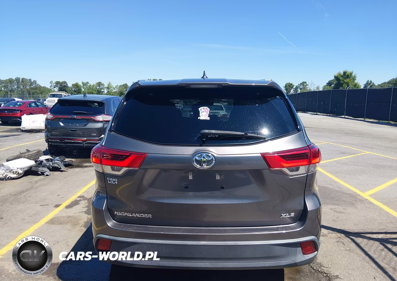 2019 Toyota Highlander Xle VIN:5TDKZRFH4KS561933 - 16