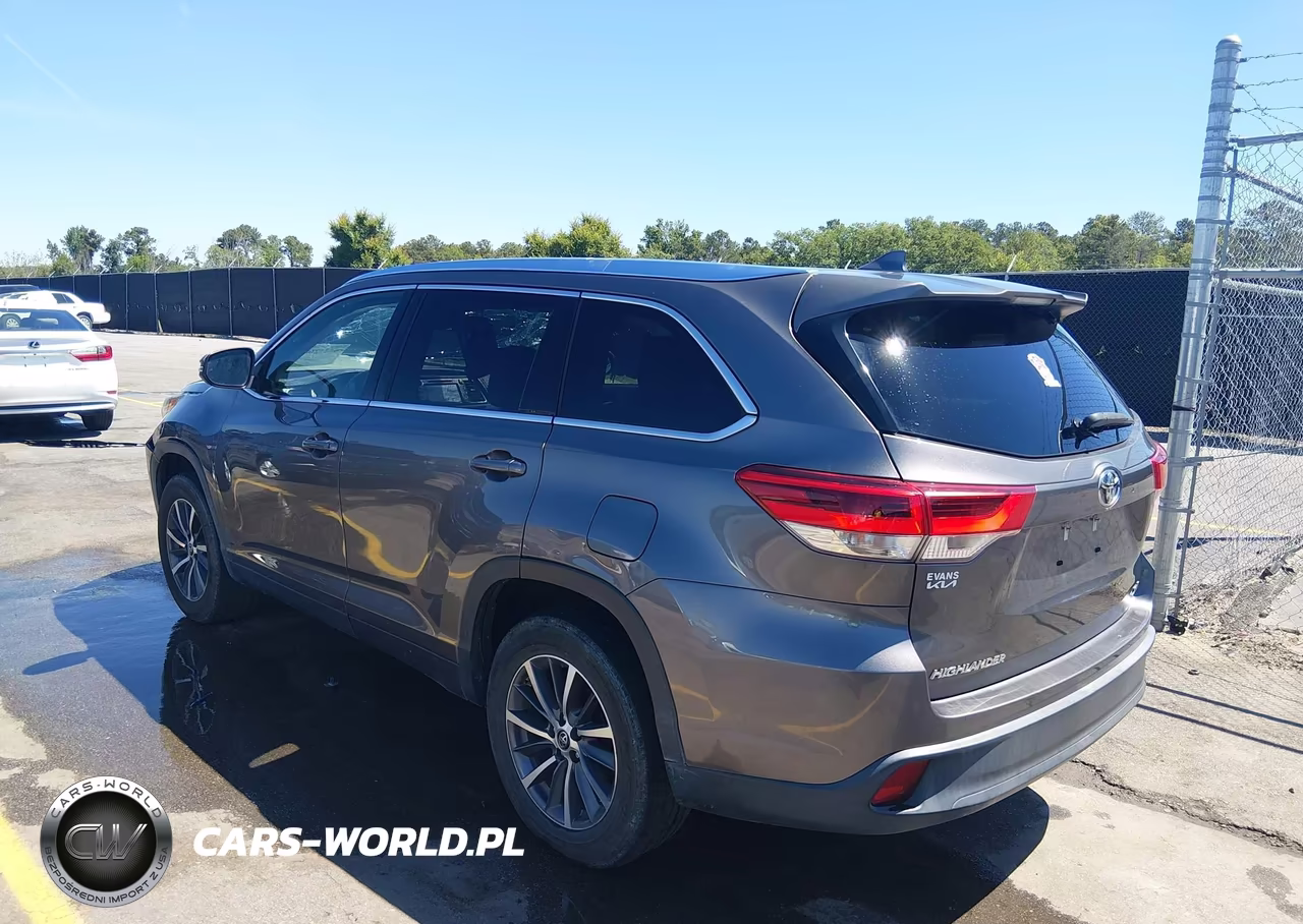 2019 Toyota Highlander Xle VIN:5TDKZRFH4KS561933 - 3