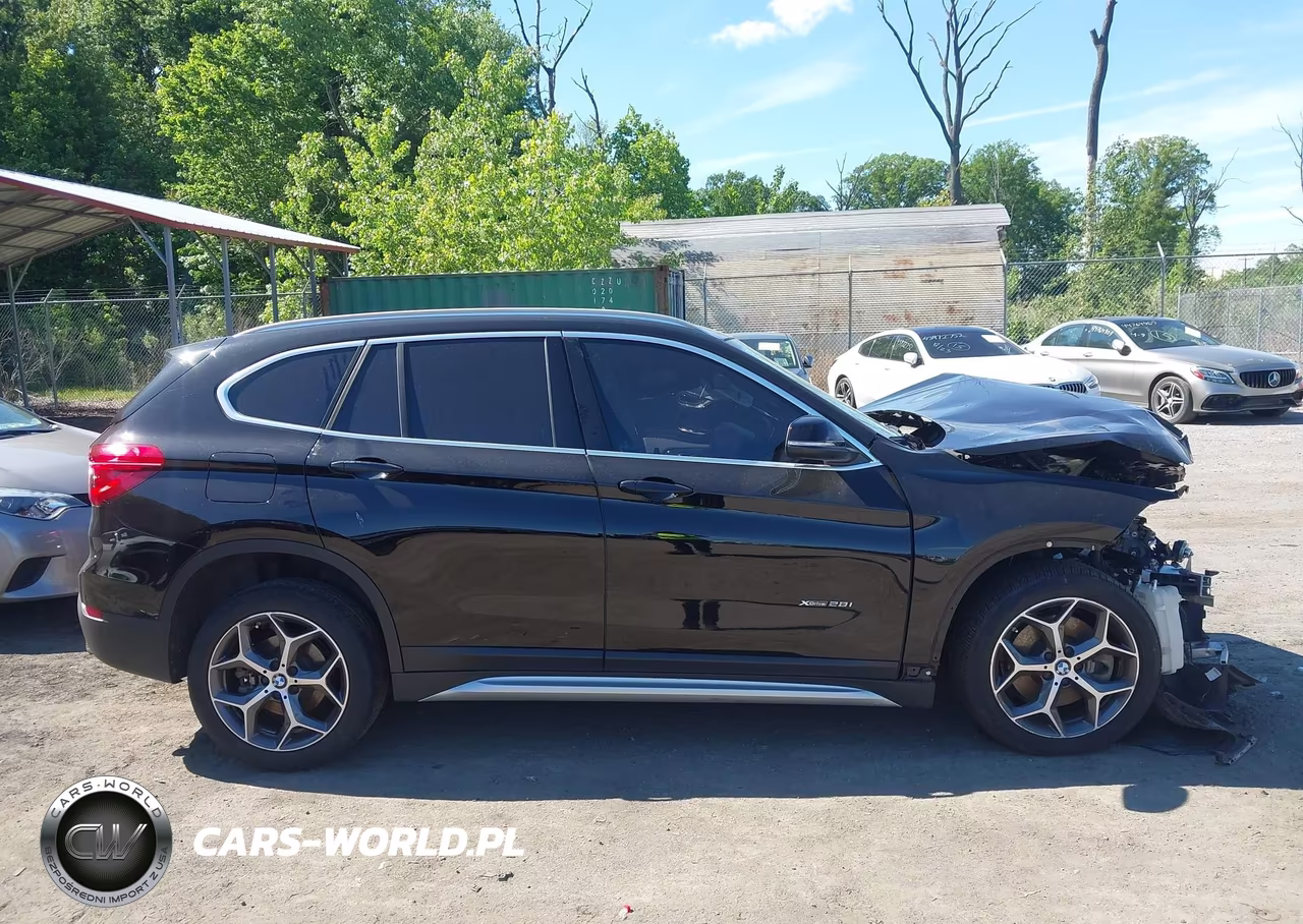 2017 BMW X1 xDrive28I VIN:WBXHT3Z34H4A53545 - 13