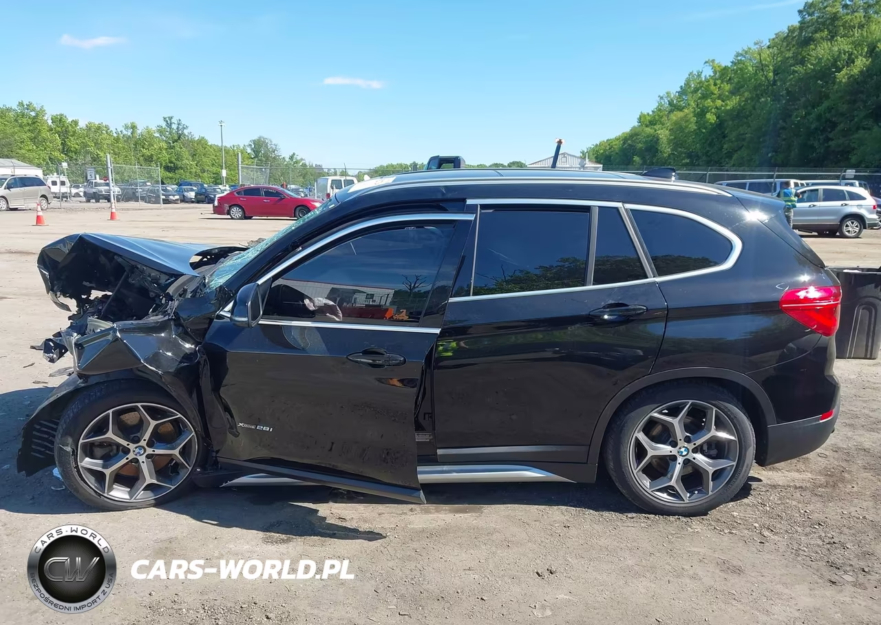2017 BMW X1 xDrive28I VIN:WBXHT3Z34H4A53545 - 14