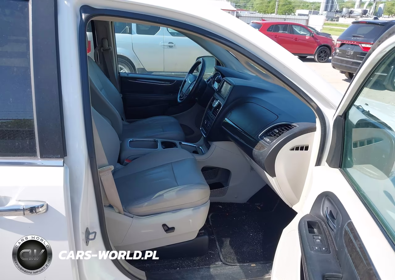 2012 Chrysler Town & Country Touring-L VIN:2C4RC1CG1CR326834 - 5