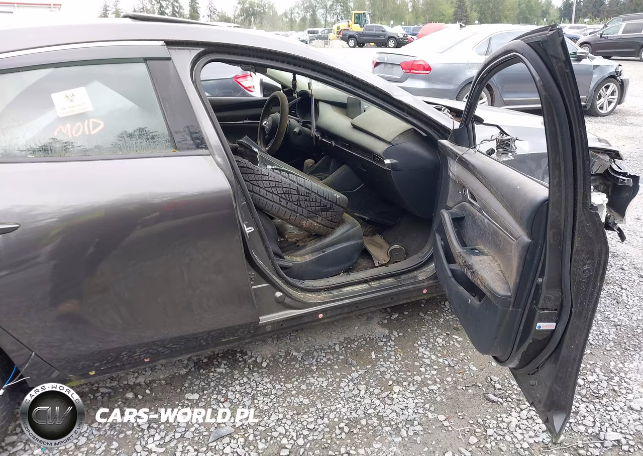 2020 Mazda Mazda3 Premium Package VIN:3MZBPBEM1LM118245 - 5