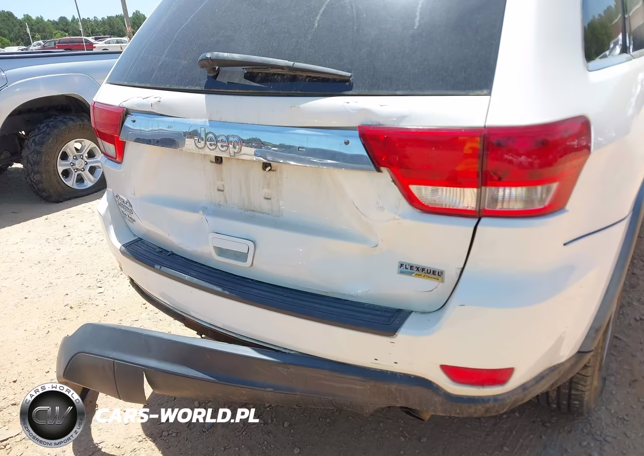 2011 Jeep Grand Cherokee Laredo VIN:1J4RR4GG7BC652066 - 16