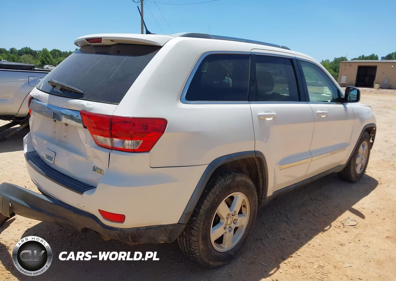 2011 Jeep Grand Cherokee Laredo VIN:1J4RR4GG7BC652066 - 4