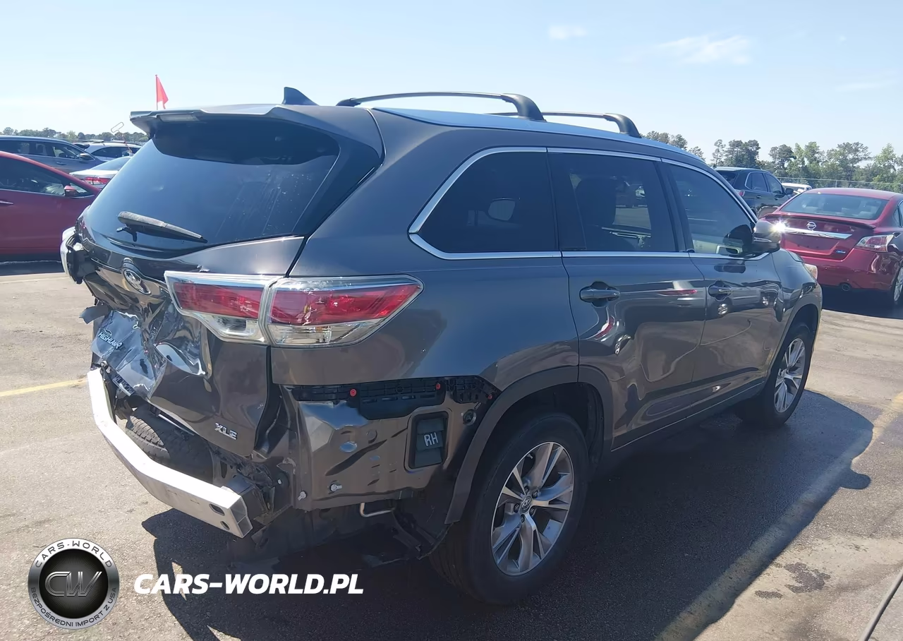 2015 Toyota Highlander Xle V6 VIN:5TDKKRFH8FS048470 - 4