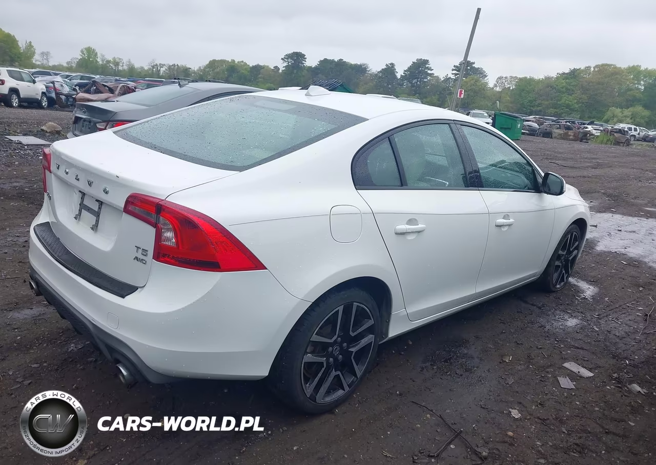 2018 Volvo S60 T5 Dynamic VIN:YV140MTL5J2462634 - 13