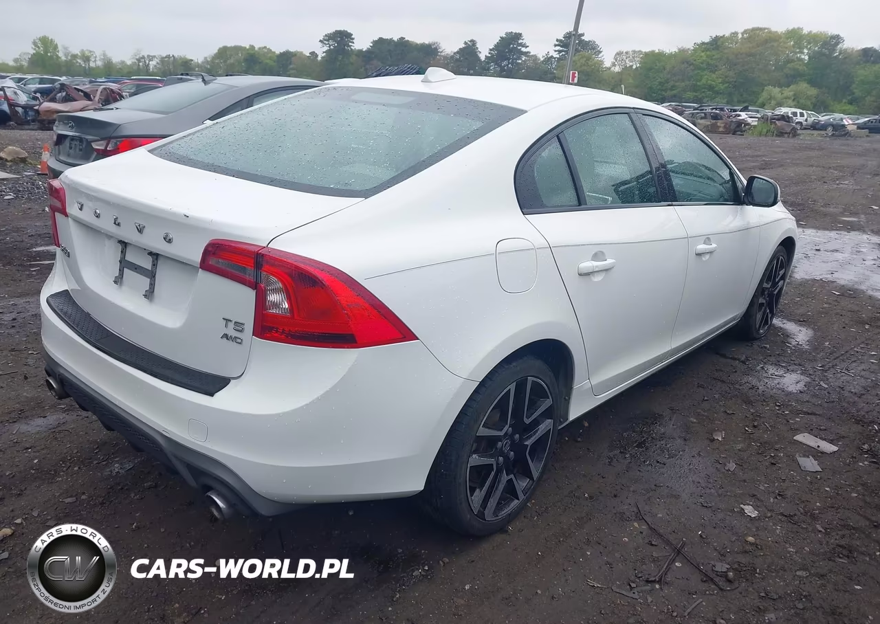 2018 Volvo S60 T5 Dynamic VIN:YV140MTL5J2462634 - 4