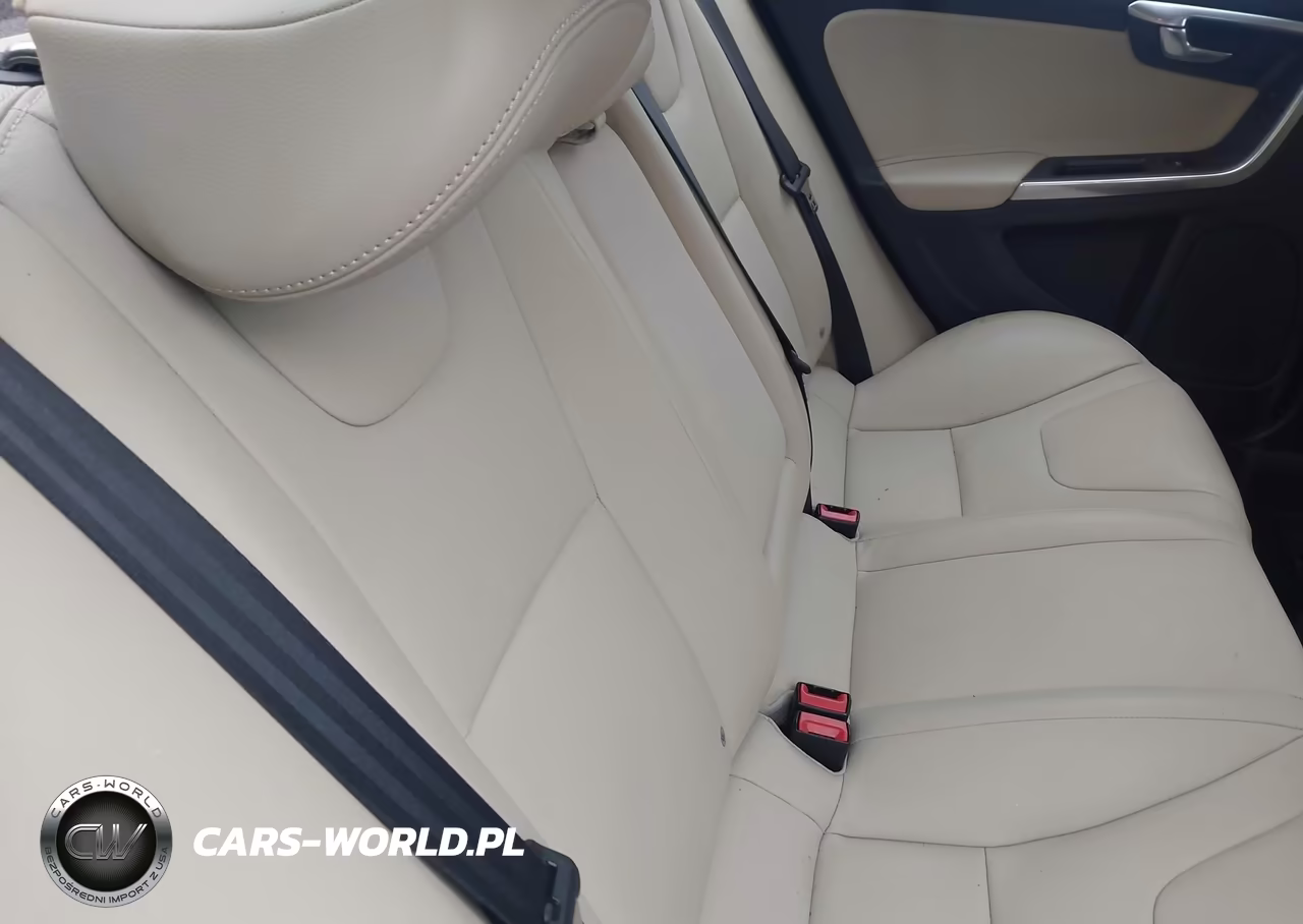 2018 Volvo S60 T5 Dynamic VIN:YV140MTL5J2462634 - 8
