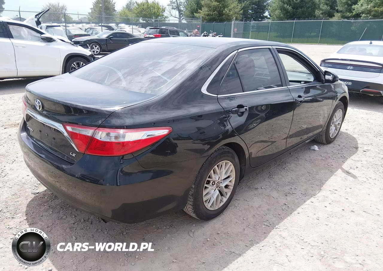 2017 Toyota Camry Le VIN:4T1BF1FK4HU342122 - 4