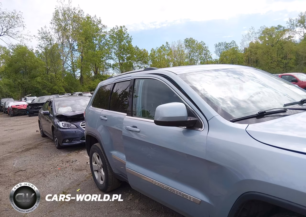 2013 Jeep Grand Cherokee Laredo VIN:1C4RJFAGXDC549146 - 13