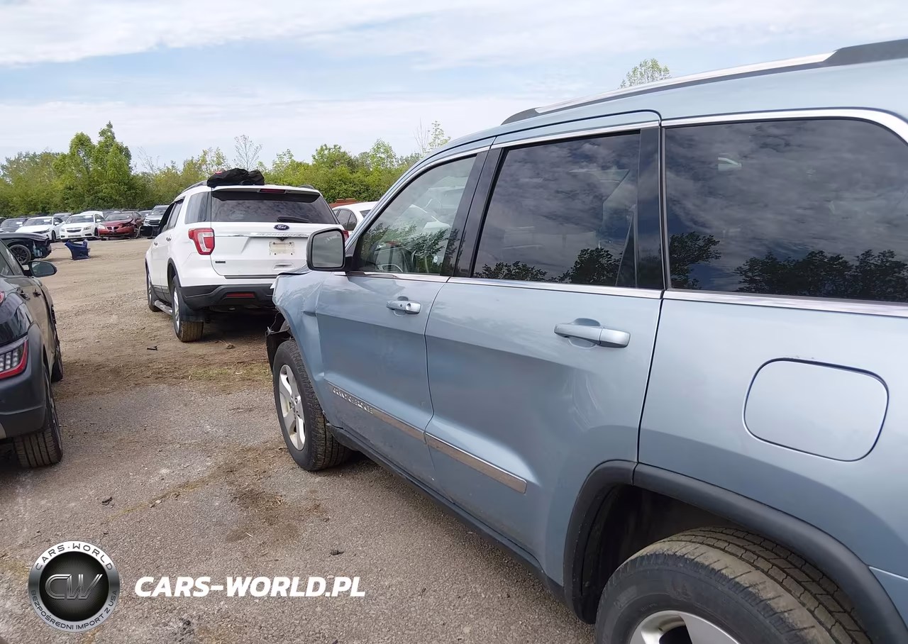2013 Jeep Grand Cherokee Laredo VIN:1C4RJFAGXDC549146 - 14