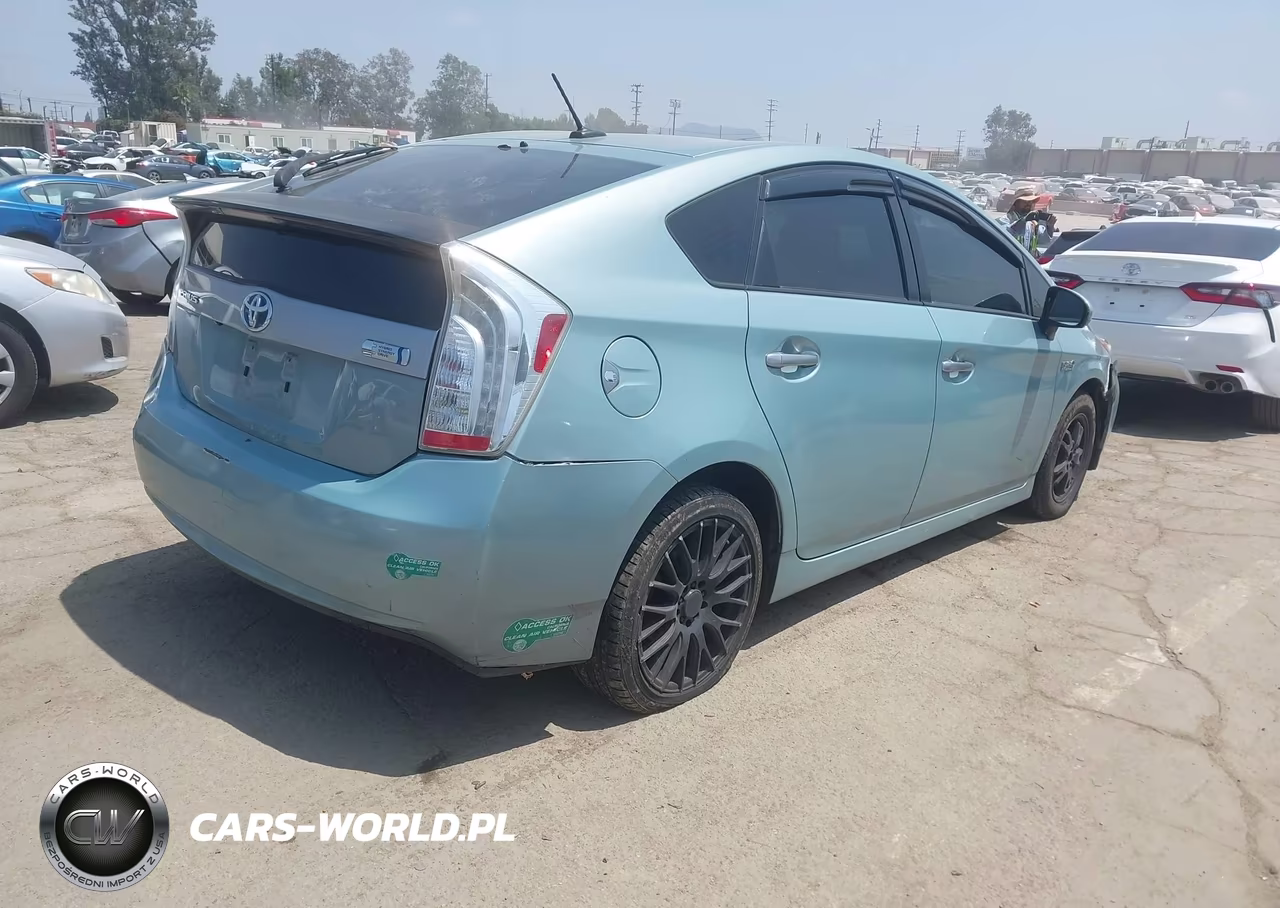 2014 Toyota Prius Plug-In VIN:JTDKN3DP9E3061937 - 4