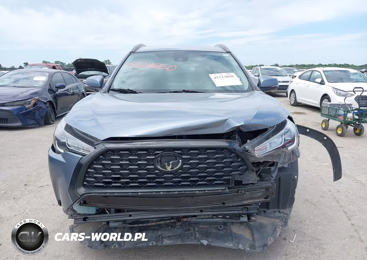 2022 Toyota Corolla Cross Le VIN:7MUCAAAG9NV009544 - 12