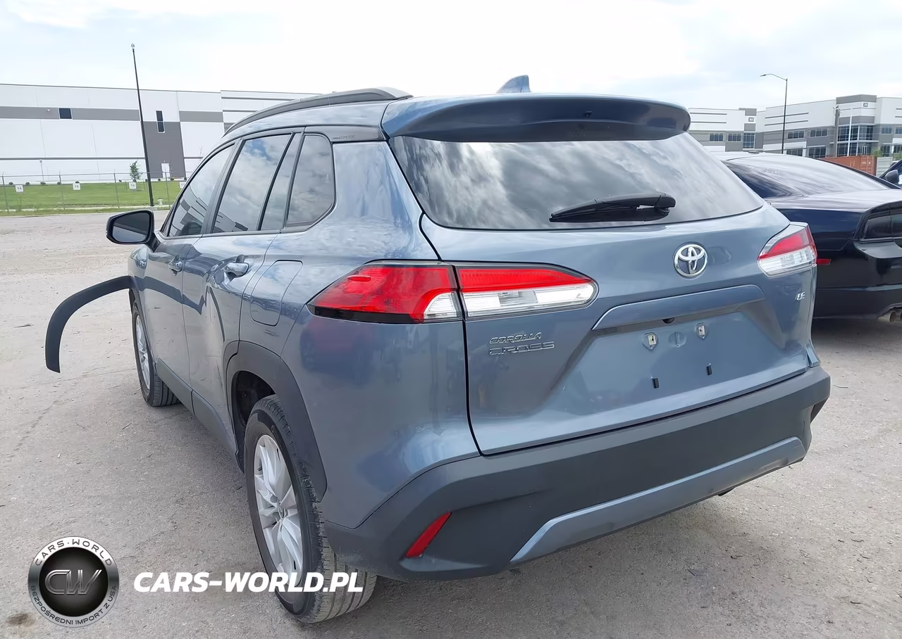 2022 Toyota Corolla Cross Le VIN:7MUCAAAG9NV009544 - 3