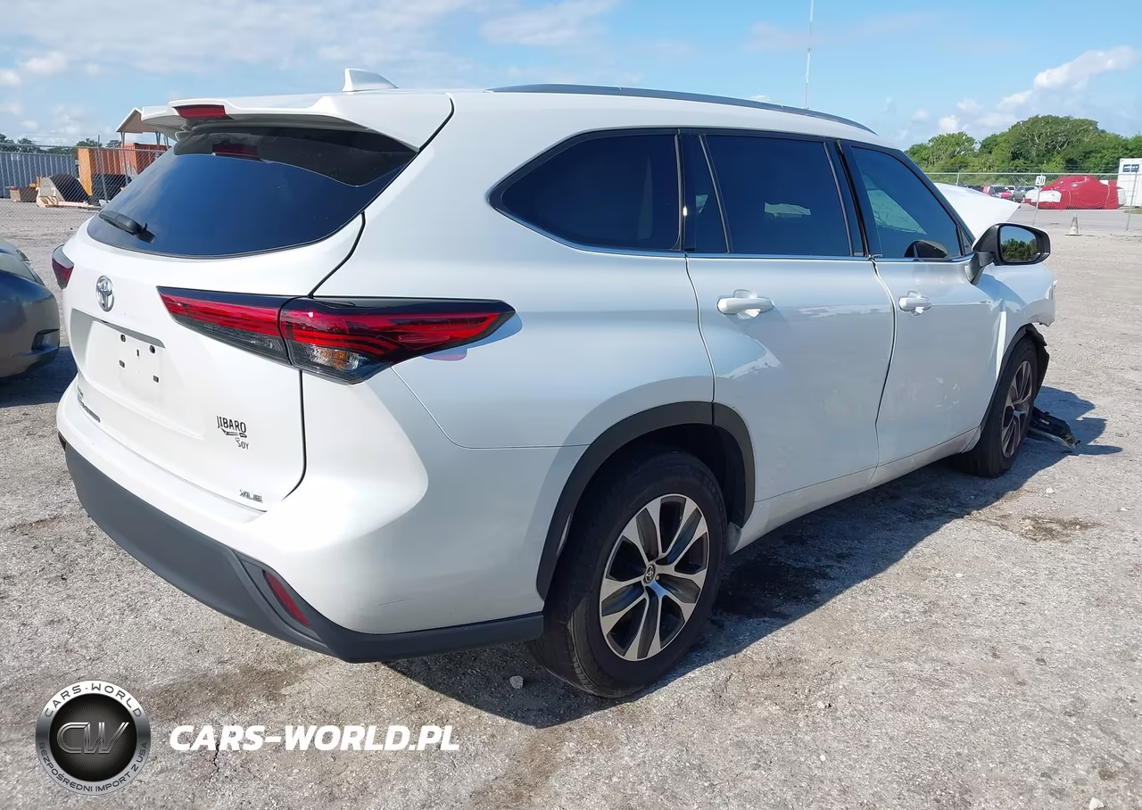 2022 Toyota Highlander Xle VIN:5TDGZRAH2NS552570 - 4