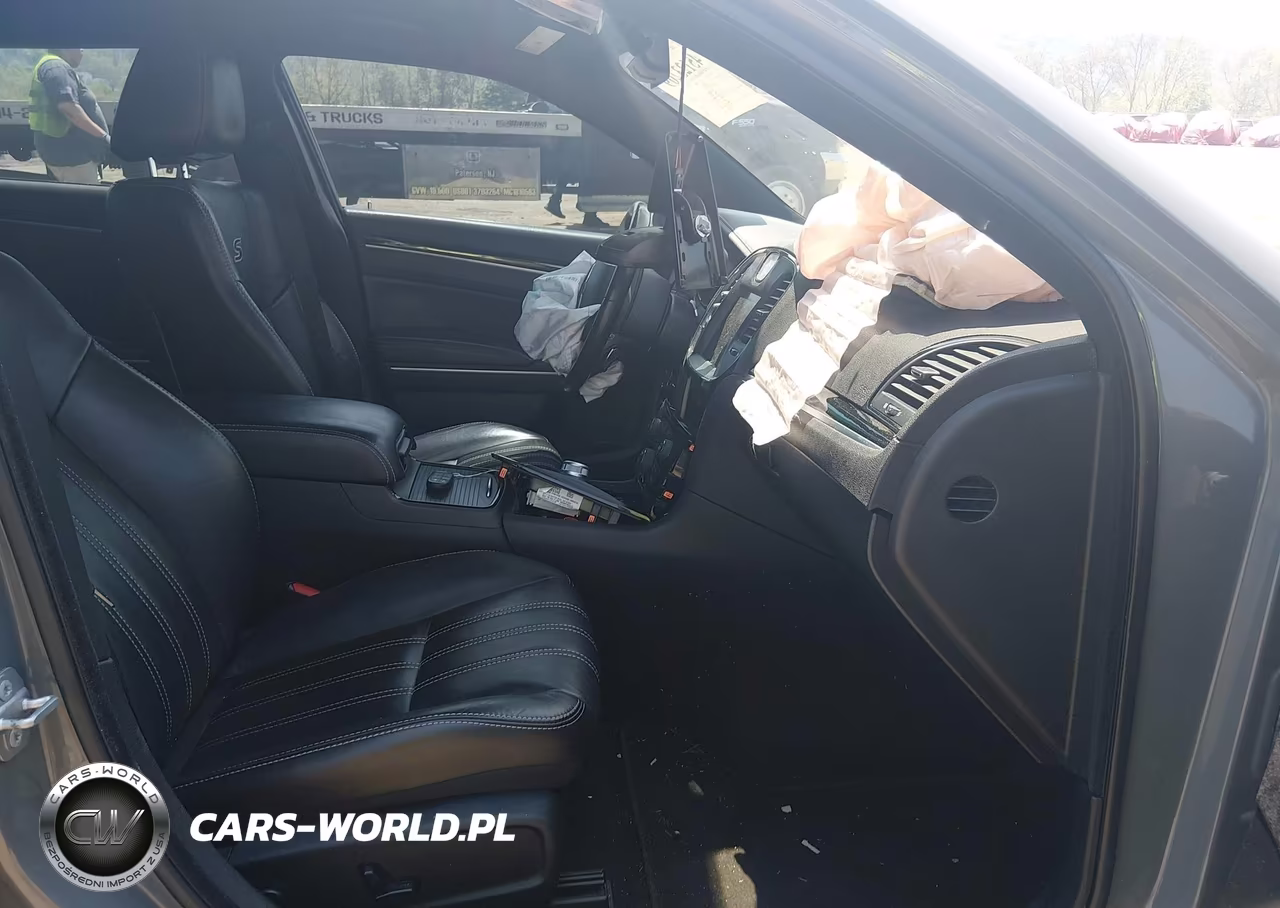 2019 Chrysler 300 300S Awd VIN:2C3CCAGG7KH569346 - 5
